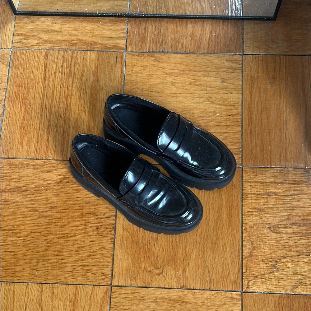 Zara Black Leather Slip-On Loafers